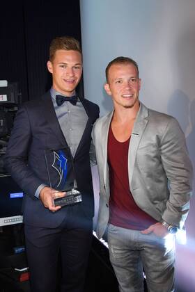 Preisträger Joshua Kimmich und Fabian Hambüchen bei der Verleihung Bayerischer Sportpreis am 22.07.2017 in München Verleihung Bayerischer Sportpreis 2017 in Muenchen 