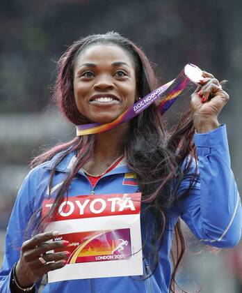 Silver medalist Caterine Ibarguen of Colombia during the awarding ceremony of the women s Triple Jump at the London 2017 IAAF World Championships in London, Britain, 08 August 2017. London 2017 IAAF World Championships !ACHTUNG: NUR REDAKTIONELLE NUTZUNG!  Copyright: xLavandeiraxjrx 20170808-636378216479337841