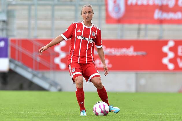 Fußball Allianz Frauen-Bundesliga 1. Spieltag SGS Essen - Bayern München am 02.09.2017 im Stadion Essen in Essen Gina Lewandowski ( München ) xRx
