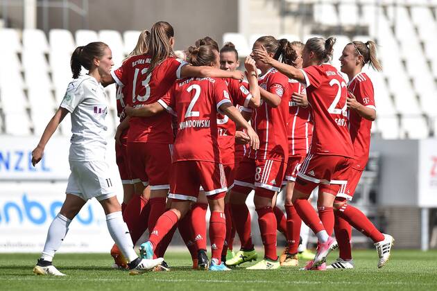Fußball Allianz Frauen-Bundesliga 1. Spieltag SGS Essen - Bayern München am 02.09.2017 im Stadion Essen in Essen Torjubel zum 0:1 durch Mandy Islacker ( München ) xRx