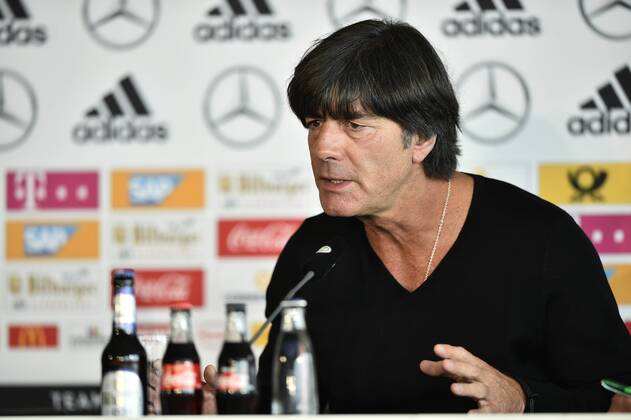 Nationaltrainer Trainer Coach Joachim Jogi Löw (GER) Gestik, Geste Pressekonferenz PK vor DFB Länderspiel Deutschland GER vs Norwegen NOR WMQ WM-Qualifikation zur FIFA Weltmeisterschaft 2018 Robert Schlienz Stadion, Stuttgart, Deutschland 03.09.2017 Pressekonferenz PK vor DFB Länderspiel Deutschland GER vs Norwegen NOR WMQ