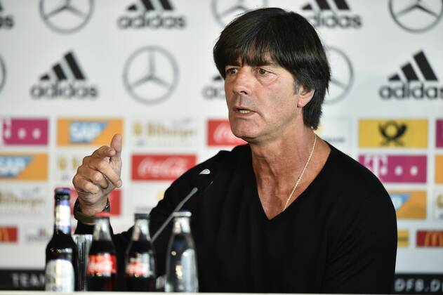 Nationaltrainer Trainer Coach Joachim Jogi Löw (GER) Gestik, Geste Pressekonferenz PK vor DFB Länderspiel Deutschland GER vs Norwegen NOR WMQ WM-Qualifikation zur FIFA Weltmeisterschaft 2018 Robert Schlienz Stadion, Stuttgart, Deutschland 03.09.2017 Pressekonferenz PK vor DFB Länderspiel Deutschland GER vs Norwegen NOR WMQ