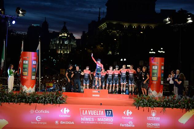10-09-2017 Vuelta A Espana; Tappa 21 Arroyomolinos - Madrid; 2017, Trek - Segafredo; Contador, Alberto; Basso, Alessandro; Guercilena, Luca; Madrid; 