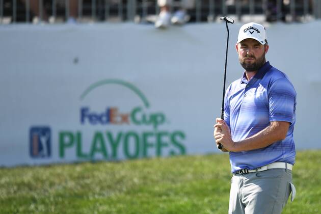 Golf, BMW Championship in Lake Forest LAKE FOREST, IL - SEPTEMBER 14: Marc Leishman watches his putt on the 18th hole during the during the First Round of the BMW Championship on September 14, 2017, at Conway Farms Golf Club, in Lake Forest, IL. (Photo by Patrick Gorski Icon Sportswire) GOLF: SEP 14 PGA Golf Herren - BMW Championship - First Round Icon14091712 EDITORIAL USE ONLY