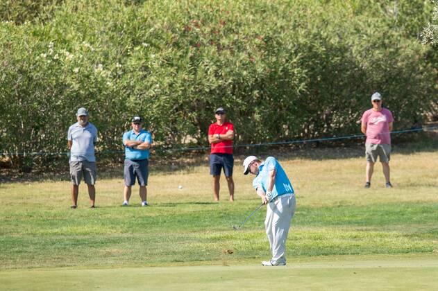 George Coetzee plays his second shot during day 4 of the European Tour - Portugal Masters 2017 at Dom Pedro Victoria Golf Course, Vilamoura, Portugal on 24 September 2017. Copyright: xMatthewxBuchanx 16770254