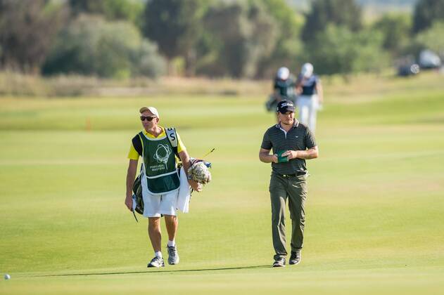 Eddie Pepperell walking down the 17th during day 4 of the European Tour - Portugal Masters 2017 at Dom Pedro Victoria Golf Course, Vilamoura, Portugal on 24 September 2017. Copyright: xMatthewxBuchanx 16770283