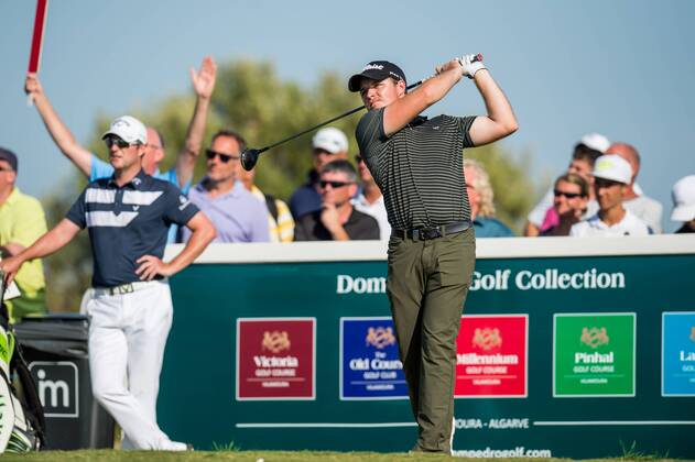 Eddie Pepperell tees off on the 18th during day 4 of the European Tour - Portugal Masters 2017 at Dom Pedro Victoria Golf Course, Vilamoura, Portugal on 24 September 2017. Copyright: xMatthewxBuchanx 16770287