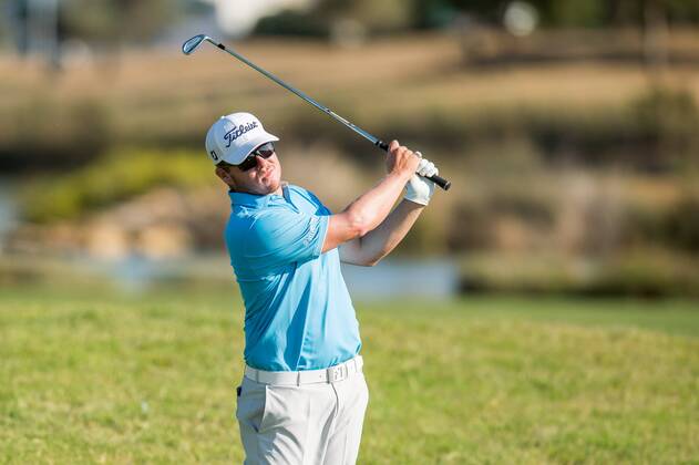 George Coetzee plays his fourth shot after finding water with his tee shot during day 4 of the European Tour - Portugal Masters 2017 at Dom Pedro Victoria Golf Course, Vilamoura, Portugal on 24 September 2017. Copyright: xMatthewxBuchanx 16770291