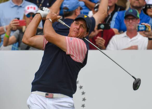 Friday September 29, 2017: Phil Mickelson of the United States watches his tee shot on the 4th hole during the second round of the Presidents Cup at Liberty National Golf Course in Jersey City, New Jersey. CSM PGA Golf Herren 2017: Presidents Cup SEPT 29 - ZUMAc04_ 20170929_zaf_c04_040 Copyright: xGregoryxVasilx