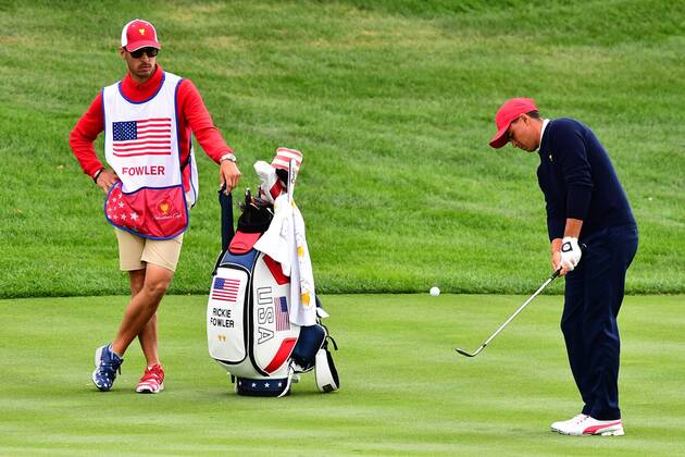 September 30, 2017 - Jersey City, New Jersey, U.S - Rickie Fowler of the US Team chips onto the 15th green during Saturday matches of the Presidents Cup at Liberty National Golf Club in Jersey City, NJ GOLF 2017 - Presidents Cup - ZUMAc119 20170930_zaf_c119_021 Copyright: xBrianxCianciox
