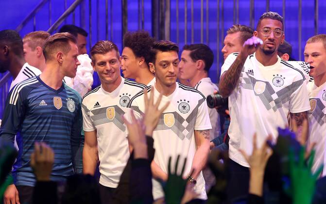 Fußball, DFB-Team präsentiert neues Trikot DFB und Die Mannschaft präsentieren WM- Trikot 2018 im THE BASE in Berlin, 07.11.17 DFB und Die Mannschaft präsentieren WM- Trikot 2018