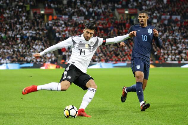 London , Fußball Länderspiel England vs. Deutschland , von links: Emre Can ( GER ) Ruben Luftus - Cheek ( ENG )