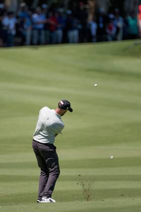 SYDNEY, AUSTRALIA - NOVEMBER 23: Geoff Ogilvy (AUS) hits his approach shot at Round 1 of the 102nd Australian Open Golf Championship on November 23, 2017 at The Australian Golf Club in Sydney, Australia. (Photo by Steven Markham Icon Sportswire) GOLF: NOV 23 The Emirates Australian Open Golf Championship - First Round Icon1711230220 EDITORIAL USE ONLY