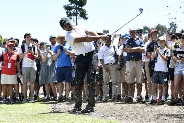 26th November 2017, The Australian Golf Club, Sydney, Australia; Emirates Australian Open Golf, final round; Jason Day (AUS) hits a shot from the rough  ActionPlus11956384