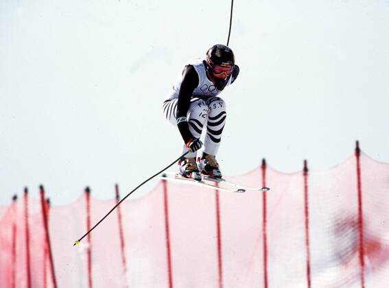 Katja Seizinger Ski Alpin. Olympia 1998 in Nagano 08.02.1998. Goldmedaille in Abfahrt, Kombination und Bronzemedaille im RSL. Aktion Abfahrt. , Nagano Japan
