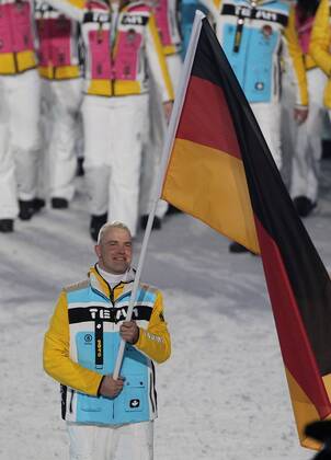 Eröffnungsfeier der XXI. Olympischen Winterspiel in Vancouver Andre Lange war der Fahnenträger der Deutschen Olympiamannschaft, Vancouver Kanada
