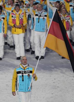 Eröffnungsfeier der XXI. Olympischen Winterspiel in VancouverAndre Lange war der Fahnenträger der Deutschen Olympiamannschaft, Vancouver Kanada