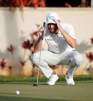January 13, 2018 - Chris Kirk lines up his putt on the 16th during the third round of the 20th anniversary of the Sony Open at the Waialae Country Club in Honolulu, Hawaii - CSM PGA Golf Herren Golf: Sony Open JAN13 - ZUMAc04_ 20180113_zaf_c04_400 Copyright: xMichaelxSullivanx