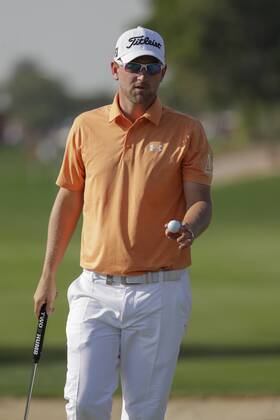 HSBC Abu Dhabi Golf Championship Day Three Bernd Wiesberger acknowledges the crowd s applause after his birdie on Day Three of the HSBC Abu Dhabi Golf Championship at Abu Dhabi Golf Club, UAE. Content Not Available For UK Newspapers Copyright: xNickxWhitworthx FIL-11241-0055