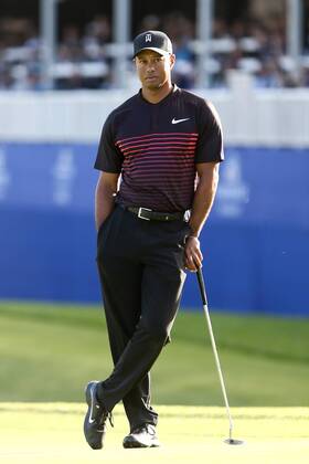 January 25, 2018 - San Diego, California, United States - Tiger Woods waits on the 18th green during the first round of the 2018 Farmers Insurance Open at Torrey Pines GC. PGA Golf Herren 2018: Farmers Insurance Open - Round 1 - ZUMAw109 20180125_zap_w109_073 Copyright: xDebbyxWongx