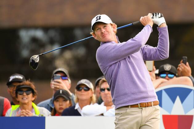 SAN DIEGO, CA - JANUARY 25: Brandt Snedeker hits from the 15th hole tee on the South Course during the first round of the Farmers Insurance Open golf tournament at Torrey Pines Municipal Golf Course on January 25, 2018. (Photo by Brian Rothmuller Icon Sportswire) GOLF: JAN 25 PGA Golf Herren - Farmers Insurance Open Icon180125054 EDITORIAL USE ONLY