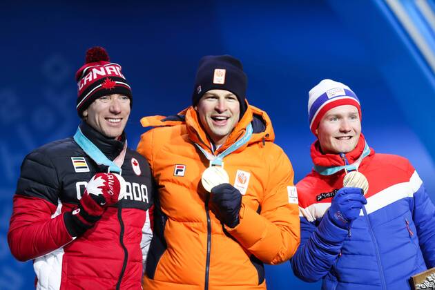 (180212) -- PYEONGCHANG, Feb. 12, 2018 -- Champion Sven Kramer (C) from the Netherlands, second-placed Ted-Jan Bloemen (L) from Canada and third-placed Sverre Lunde Pedersen from Norway pose for photos during the medal ceremony for men s 5000m event of Speed skating Eisschnelllauf at 2018 PyeongChang Winter Olympic Games Olympische Spiele Olympia OS at the Medal Plaza in PyeongChang, South Korea, on Feb. 12, 2018. ) (SP)OLY-SOUTH KOREA-PYEONGCHANG-SPEED SKATING-MEN S 5000M-MEDAL CEREMONY WuxZhuang 