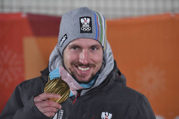 MARCEL HIRSCHER (AUT), 1. Platz, Goldmedaillengewinner, Gold, Goldmedaille, Olympiasieger, Jubel, jubelt, Freude, Begeisterung, Emotion, jubeln, cheers, Men s Alpine Combined, Ski Alpin, Kombination, Siegerehrung,Victory Ceremony, PyeongChang Olympic Medals Plaza am 13.02.2018. Olympische Winterspiele 2018, vom 09.02. - 25.02.2018 in PyeongChang Suedkorea. Â