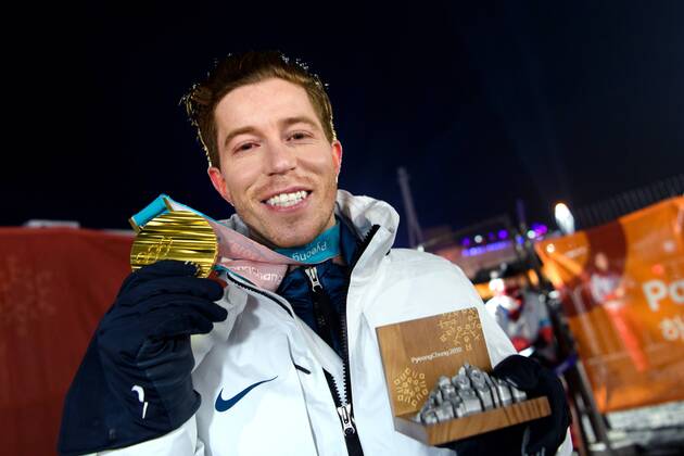 180214 Shaun White of USA with his gold medal at the medal ceremony for the Women s Cross Country Sprint during day five of the 2018 Winter Olympics on February 14, 2018 in Pyeongchang. Photo: Carl Sandin BILDBYRN kod CS 57999_292 Copyright: CARLxSANDIN BB180214CS128