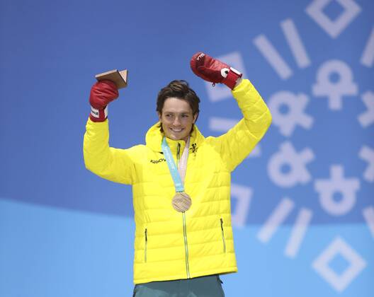 (180214) -- PYEONGCHANG, Feb. 14, 2018 -- Bronze medalist Scotty James of Australia celebrates during medal ceremony of men s halfpipe event of snowboard at 2018 PyeongChang Winter Olympic Games Olympische Spiele Olympia OS at the Medal Plaza in PyeongChang, South Korea, Feb. 14, 2018. ) (SP)OLY-SOUTH KOREA-PYEONGCHANG-SNOWBOARD-MEN S HALFPIPE-MEDAL CEREMONY WuxZhuang 