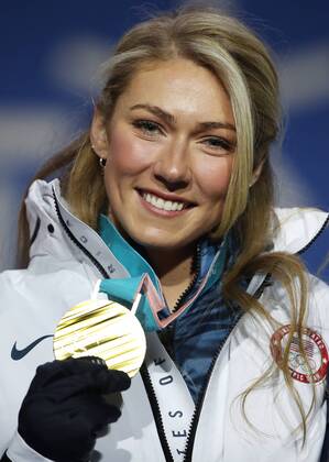 PyeongChang 2018, Ski Alpin, Riesenslalom der Damen, Siegerehrung OLYMPICS - 2018 Winter Olympics PYEONGCHANG,SOUTH KOREA,15.FEB.18 - OLYMPICS, ALPINE SKIING - Olympic Winter games Winterspiele Spiele Summer games PyeongChang 2018, medal plaza, slalom, ladies, award ceremony. Image shows Mikaela Shiffrin (USA). Keywords: medal. GEPAxpictures xAndreasxPranter