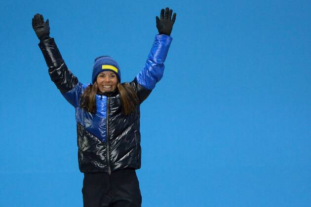 PyeongChang 2018, Langlauf, 10km Freistil der Damen, Siegerehrung February 15, 2018 - Pyeongchang, South Korea - CHARLOTTE KALLA of Sweden celebrates receiving the silver medal for the Ladies 10km Free cross-country event In the PyeongChang Olympic Games Olympische Spiele Olympia OS PyeongChang 18: Cross Country Skiing Women zSweden - ZUMAl132 20180215_zap_l132_017 Copyright: xChristopherxLevyx