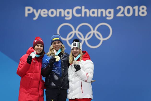 PyeongChang 2018, Ski Alpin, Slalom der Damen, Siegerehrung OLYMPICS - 2018 Winter Olympics PYEONGCHANG,SOUTH KOREA,16.FEB.18 - OLYMPICS, ALPINE SKIING - Olympic Winter games Winterspiele Spiele Summer games PyeongChang 2018, Medals Plaza, slalom, ladies, award ceremony. Image shows Wendy Holdener (SUI), Frida Hansdotter (SWE) and Katharina Gallhuber (AUT). GEPAxpictures xMathiasxMandl