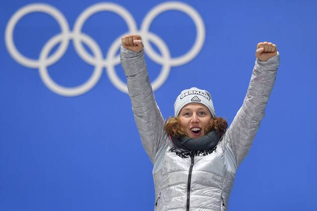 Laura DAHLMEIER (GER) Jubel,Freude,Begeisterung, Biathlon,15 km Einzel der Frauen,Siegerehrung,Victory Ceremony,PyeongChang Olympic Medals Plaza am 16.02.2018. Olympische Winterspiele 2018, vom 09.02. - 25.02.2018 in PyeongChang Suedkorea.