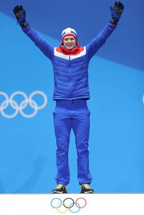 (180220) -- PYEONGCHANG, Feb. 20, 2018 -- Champion Norway s Havard Lorentzen celebrates during medal ceremony of men s 500m event of Speed skating Eisschnelllauf at 2018 PyeongChang Winter Olympic Games Olympische Spiele Olympia OS at Medal Plaza, PyeongChang, South Korea, Feb. 20, 2018. ) (SP)OLY-SOUTH KOREA-PYEONGCHANG-SPEED SKATING-MEN S 500M-MEDAL CEREMONY WuxZhuang 