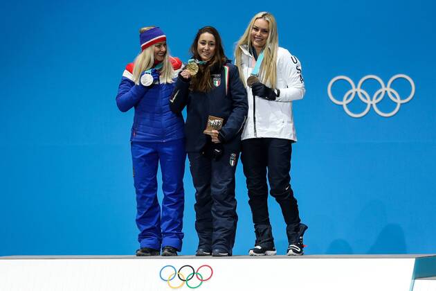 PyeongChang 2018 - Ski Alpin, Abfahrt Damen, Siegerehrung OLYMPICS - 2018 Winter Olympics PYEONGCHANG,SOUTH KOREA,21.FEB.18 - OLYMPICS,ALPINE SKIING - Olympic Winter games Winterspiele Spiele Summer games PyeongChang 2018, Medals Plaza, downhill, ladies, award ceremony. Image shows Ragnhild Mowinckel (NOR), Sofia Goggia (ITA) and Lindsey Vonn (USA). Keywords: medals. GEPAxpictures xMaticxKlansek