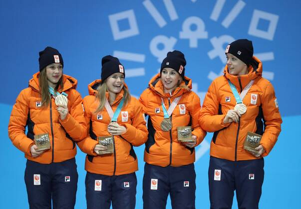 PyeongChang 2018 - Short Track,, 3000m Staffel Damen, Siegerehrung (180221) -- PYEONGCHANG, Feb. 21, 2018 -- Third-placed team of the Netherlands react during medal ceremony of ladies 3000m relay event of short track Speed skating Eisschnelllauf at 2018 PyeongChang Winter Olympic Games Olympische Spiele Olympia OS at Medal Plaza, PyeongChang, South Korea, Feb. 21, 2018. ) (SP)OLY-SOUTH KOREA-PYEONGCHANG-SHORT TRACK-LADIES 3000M RELAY-MEDAL CEREMONY LixGang 