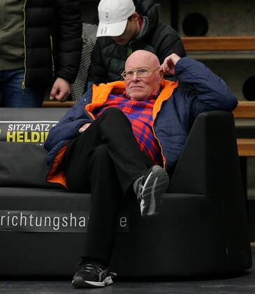 BAU 21.02.2018 Göppingen Handball Frauen Frisch Auf! Göppingen vs. SG BBM Bietigheim, Olymp-Seniorchef Eberhard Bezner
