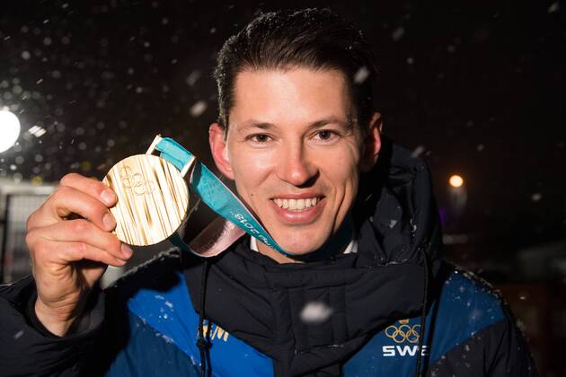 180222 Andre Myhrer of Sweden, Gold in the Men s Slalom, celebrates with the medal after the Medal Ceremony during day thirteen of the 2018 Winter Olympics on February 22, 2018 in Pyeongchang. Photo: Carl Sandin BILDBYRN kod CS 57999_316 Copyright: CARLxSANDIN BB180222CS049
