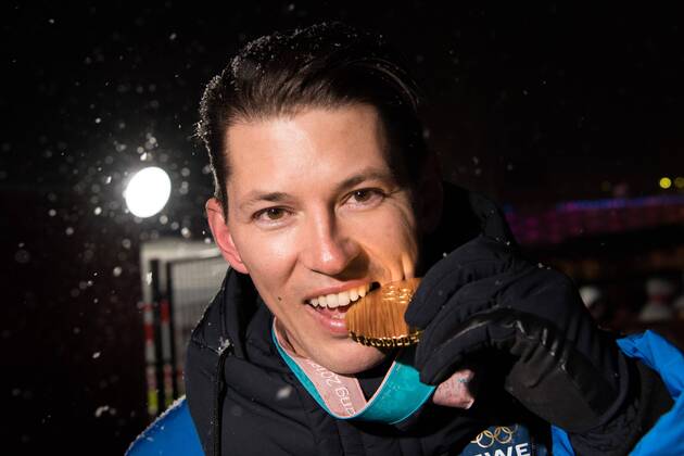 PyeongChang 2018, Ski Alpin, Slalom, Herren, Siegerehrung 180222 Andre Myhrer of Sweden, Gold in the Men s Slalom, celebrates with the medal after the Medal Ceremony during day thirteen of the 2018 Winter Olympics on February 22, 2018 in Pyeongchang. Photo: Carl Sandin BILDBYRN kod CS 57999_316 Copyright: CARLxSANDIN BB180222CS051