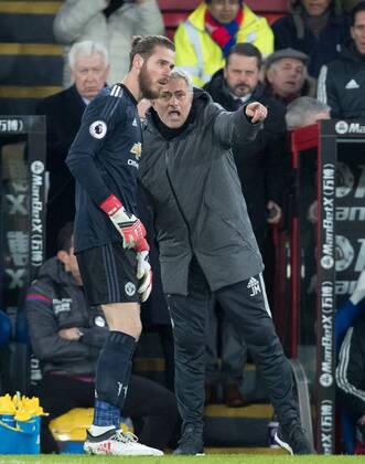 Man Utd Manager Jose Mourinho calls over Goalkeeper David De Gea of Man Utd to give him instructions as teammates celebrate the winning goal during the Premier League match between Crystal Palace and Manchester United ManU at Selhurst Park, London, England on 5 March 2018. Copyright: xAndyxRowlandx PMI-1862-0022