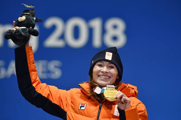 13-3-2018 SNOWBOARDEN: PARALYMPISCHE SPELEN: PARALYMPIC GAMES: PYEONGCHANG 2018 Medaille ceremonie. Goud. Bibian Mentel. Foto: Mathilde Dusol. xVIxVIxImagesx xSoenarxChamidxsportfotografiexIVx 10334446