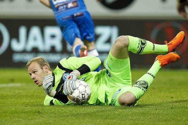 - GENT, BELGIUM: Gent s goalkeeper Matz Sels pictured during the Jupiler Pro League match between KAA Gent and KV Kortrijk, in Gent, Sunday 05 April 2015, on the first day of the Play-off 1. KRISTOFxVANxACCOM x77562239x