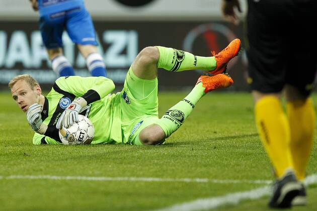 - GENT, BELGIUM: Gent s goalkeeper Matz Sels pictured during the Jupiler Pro League match between KAA Gent and KV Kortrijk, in Gent, Sunday 05 April 2015, on the first day of the Play-off 1. KRISTOFxVANxACCOM x77562244x