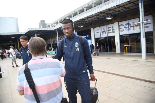 - MANCHESTER, UNITED KINGDOM: Club s Obbi Oulare pictured at the arrival of Club Brugge, at Manchester Airport, England, Monday 17 August 2015. Belgian first league soccer team Club Brugge will play tomorrow the first leg game of the play-offs of the Uefa Champions League competition against British soccer club Manchester United ManU BRUNOxFAHY x84279012x