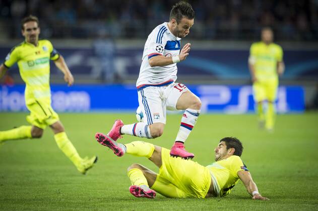 - GENT, BELGIUM: Lyon s Mathieu Valbuena and Gent s Stefan Mitrovic fight for the ball during the first game in the group stage of the Uefa Champions League competition, in group H, between Belgian first league soccer team KAA Gent and Olympique Lyon, in Gent, Wednesday 16 September 2015. JASPERxJACOBS x85281324x
