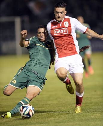 - LIEGE, BELGIUM: Panathinaikos Konstantino Triantafyllopoulos and Standard s Anthony Tony Watt fight for the ball during the return leg match between Greek soccer team Panathinaikos and Belgian first league soccer team Standard de Liege in the third qualifying round of the UEFA Champions League competition, Tuesday 05 August 2014, in Athens. The first leg match resulted in a 0-0 draw. YORICKxJANSENS  x60889636x