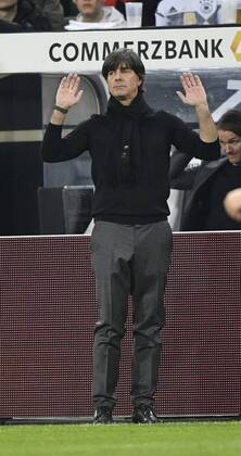Nationaltrainer Trainer Coach Joachim Jogi Löw (GER) am Spielfeldrand Gestik, Geste DFB Länderspiel Deutschland GER vs Spanien ESP Freundschaftsspiel Testspiel im Auswärtstrikot Esprit Arena Düsseldorf Deutschland 23.03.2018 DFB Länderspiel Deutschland GER vs Spanien ESP