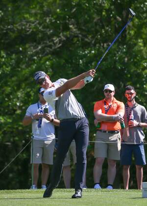 HUMBLE, TX - MARCH 31: Henrik Stenson (SWE) watches his tee shot on 2 during Round 3 of the Houston Open on March 31, 2018 at Golf Club of Houston in Humble, Texas. (Photo by Leslie Plaza Johnson Icon Sportswire) GOLF: MAR 31 PGA Golf Herren - Houston Open Icon18033108 EDITORIAL USE ONLY