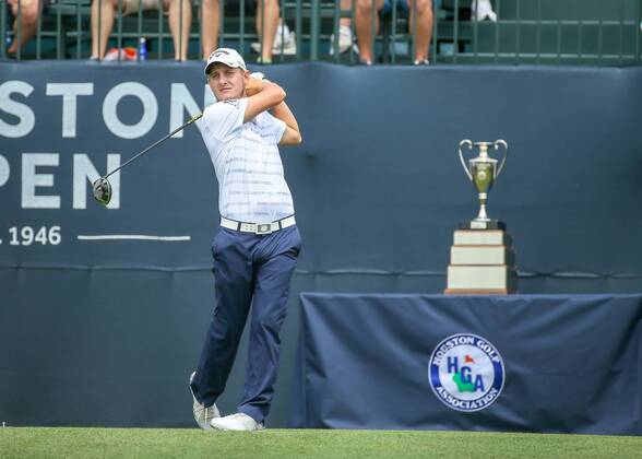 HUMBLE, TX - APRIL 01: Emiliano Grillo (ARG) watches his tee shot on 1 during the final round of the Houston Open on April 1, 2018 at the Golf Club of Houston in Humble, Texas. (Photo by Leslie Plaza Johnson Icon Sportswire) GOLF: APR 01 PGA Golf Herren - Houston Open Icon180401003 EDITORIAL USE ONLY