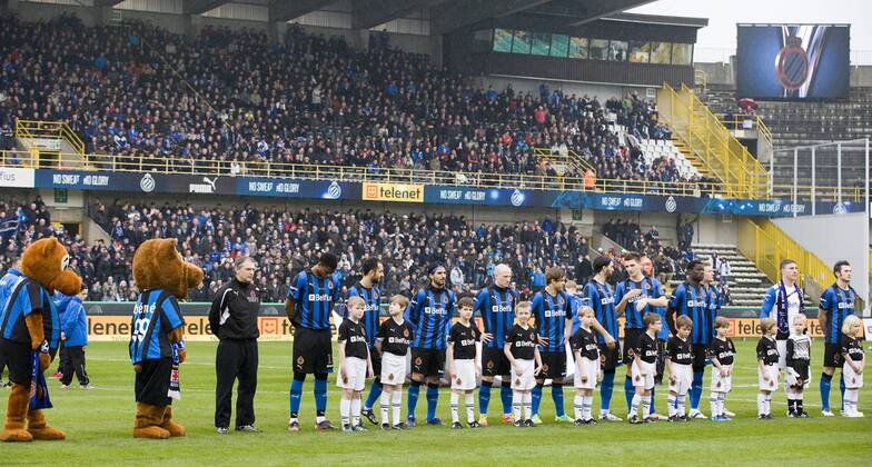 - BRUGGE, BELGIUM: Club s players pictured at the start of the Jupiler Pro League match between Club Brugge and Standard de Liege, in Brugge, Sunday 04 March 2012, on the 28th day of the Belgian soccer championship. PETERxDECONINCK x33664283x